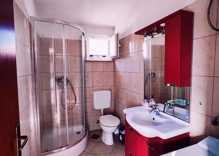 With Pool In A2 דירה *