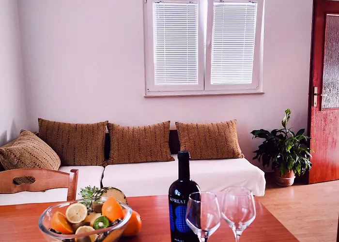 דירה With Pool In A2 *