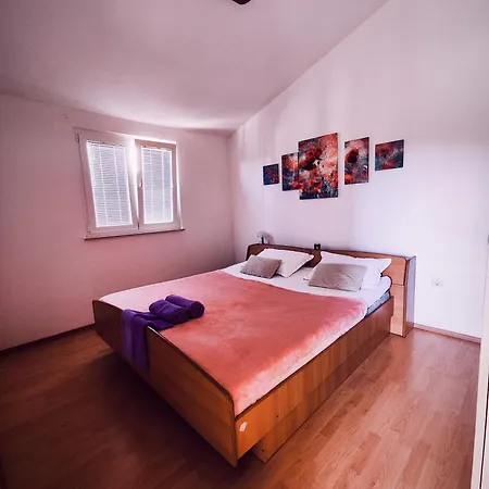 A2 With Terrace & Shared Pool - Free Parking * Nin